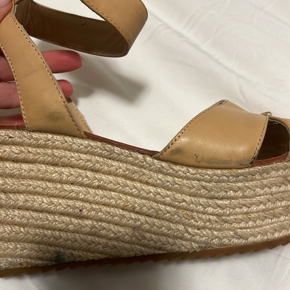 Alice & Olivia Roberta Espadrille Wedges, Tan, size 39 (US 8.5). - Picture 6 of 7